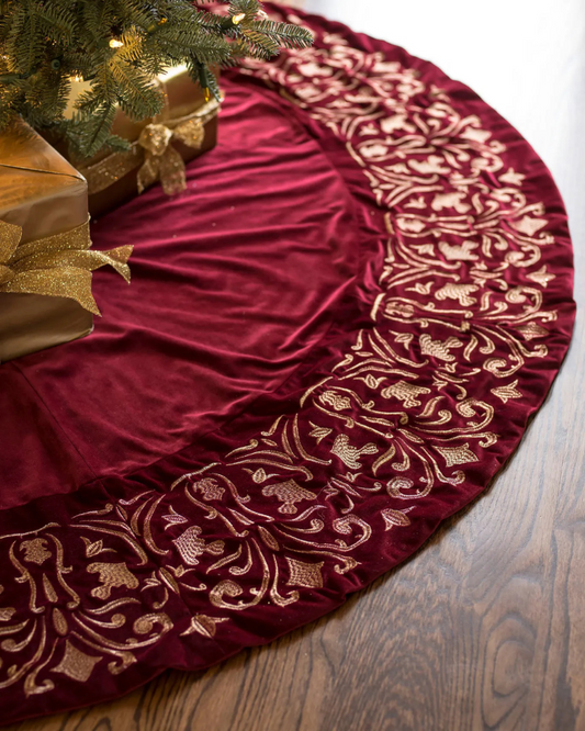 Velvet Radiance Tree Skirt – Premium Embroidered Trim
